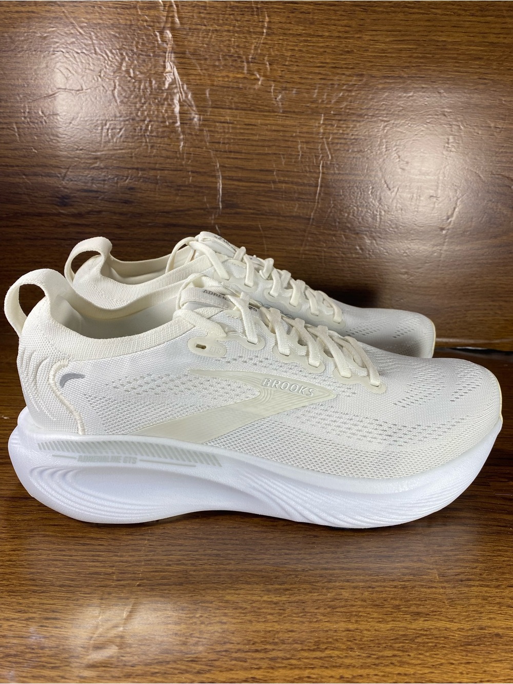 Brooks Adrenaline GTS 25 women’s shoe size 10 wide